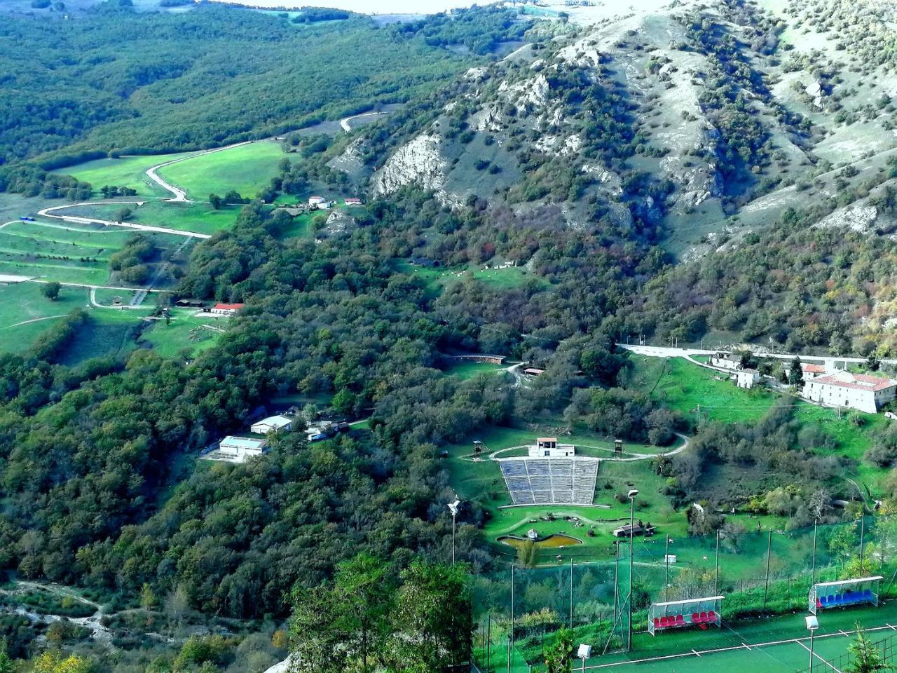 Albergue Basilicata Al Volo Brindisi Montagna Exterior foto
